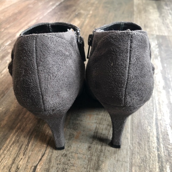 MOSSIMO faux suede scrunched shootie bootie peep toe heels size 6 - Picture 7 of 9